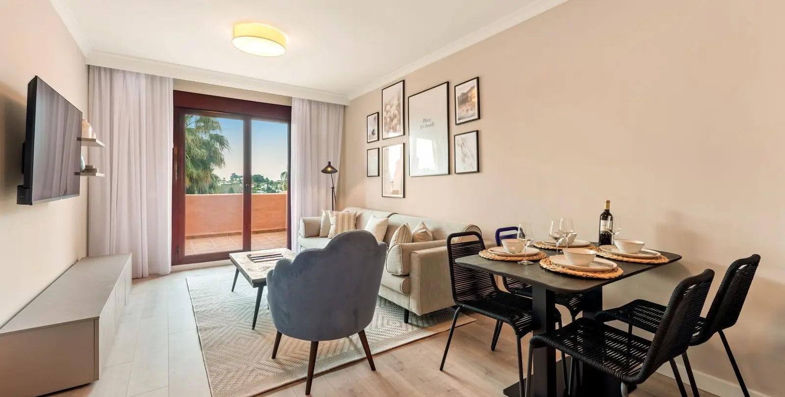 Venta de ático dúplex en Benahavís 25