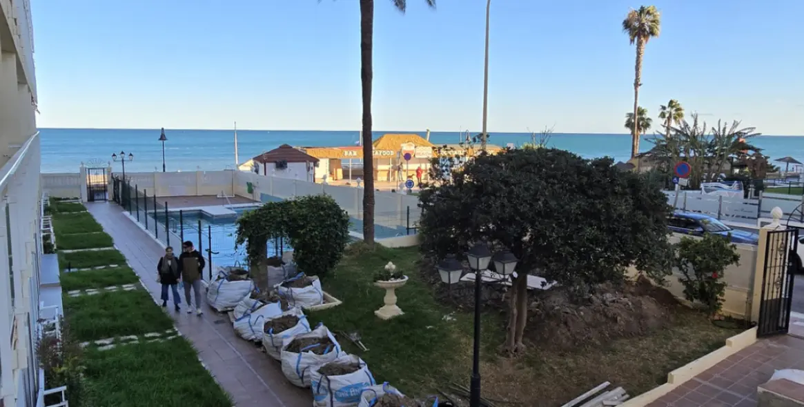 Продажа апартаментов на среднем этаже в La Carihuela 2