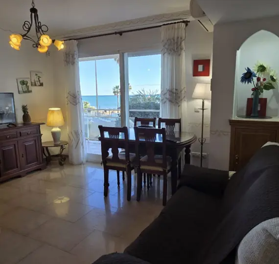 Venta de apartamento en planta media en La Carihuela