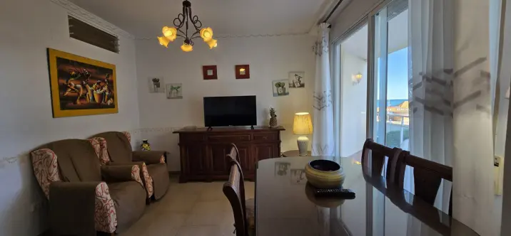 Venta de apartamento en planta media en La Carihuela 3