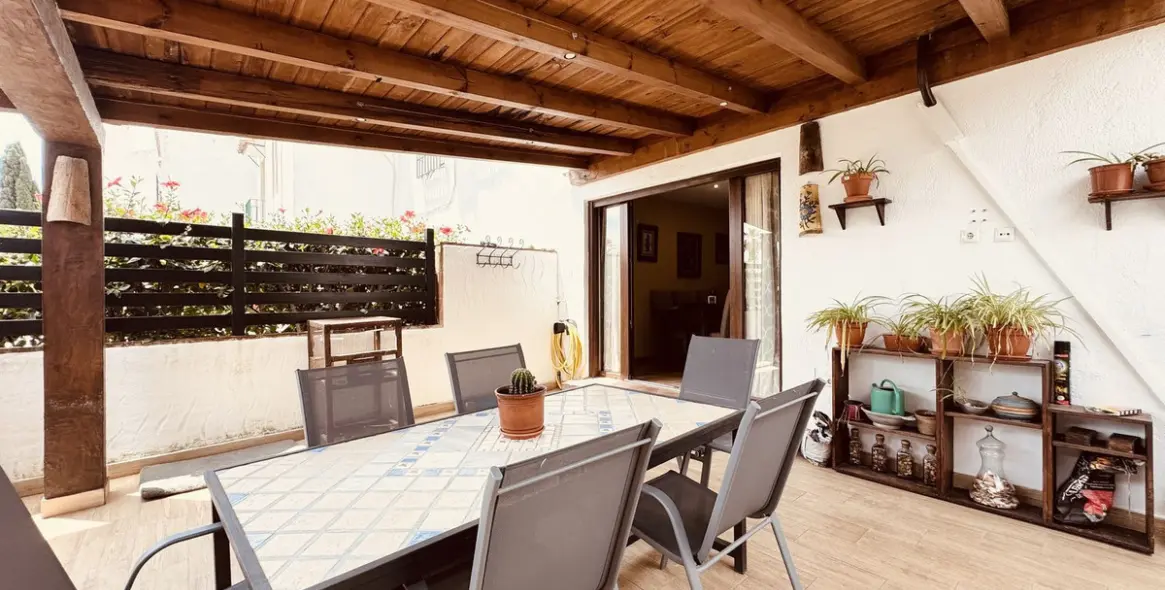 Sale of townhouse in Casares Playa 1