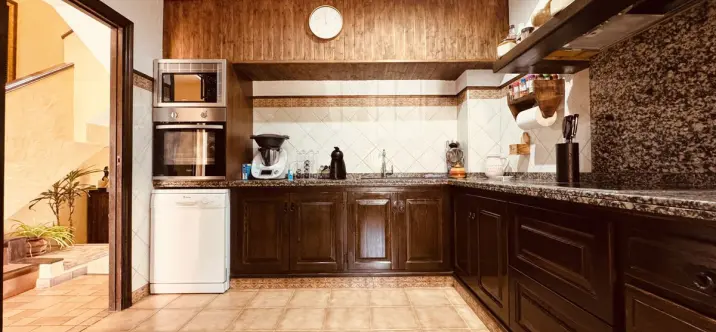 Sale of townhouse in Casares Playa 1