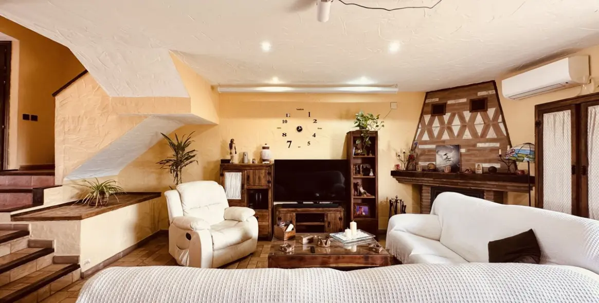 Sale of townhouse in Casares Playa 7