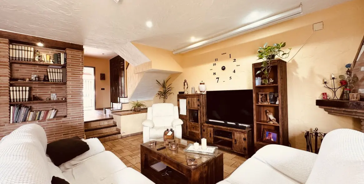 Sale of townhouse in Casares Playa 9