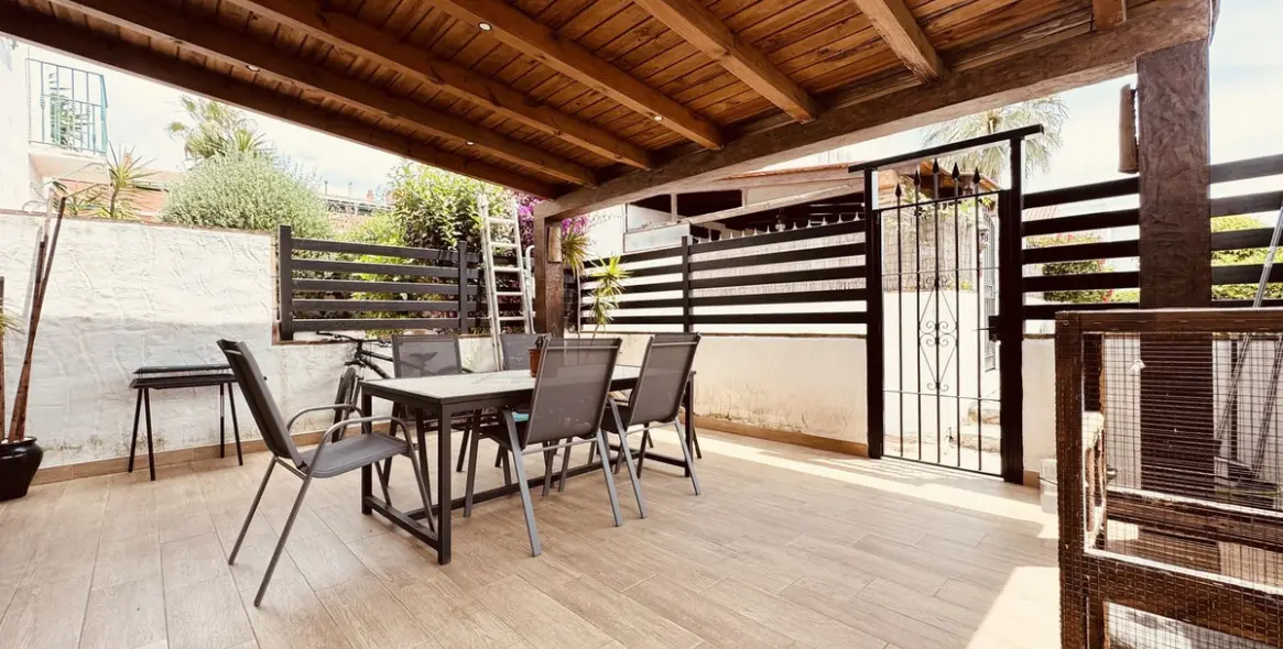 Sale of townhouse in Casares Playa 11