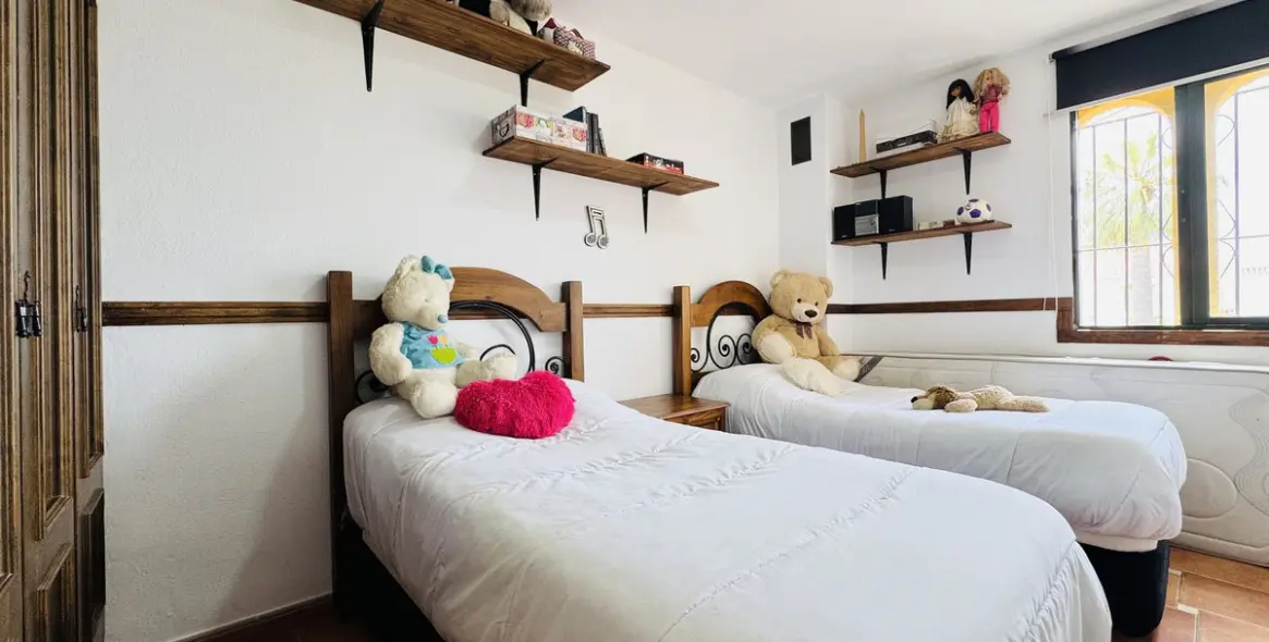 Sale of townhouse in Casares Playa 18