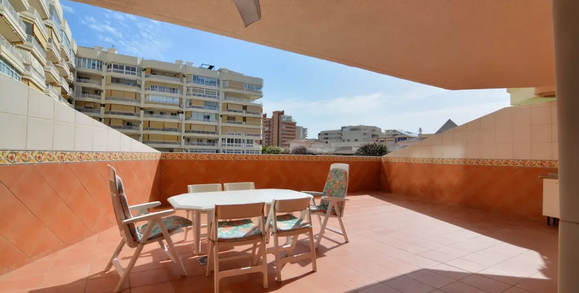 Sale of middle floor apartment in Los Boliches 1