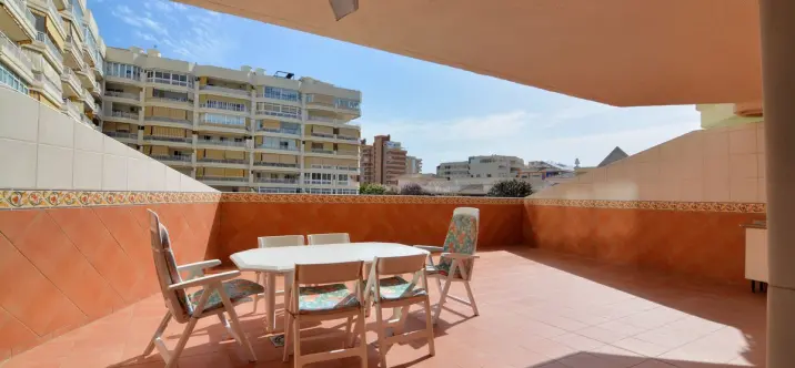 Sale of middle floor apartment in Los Boliches 0