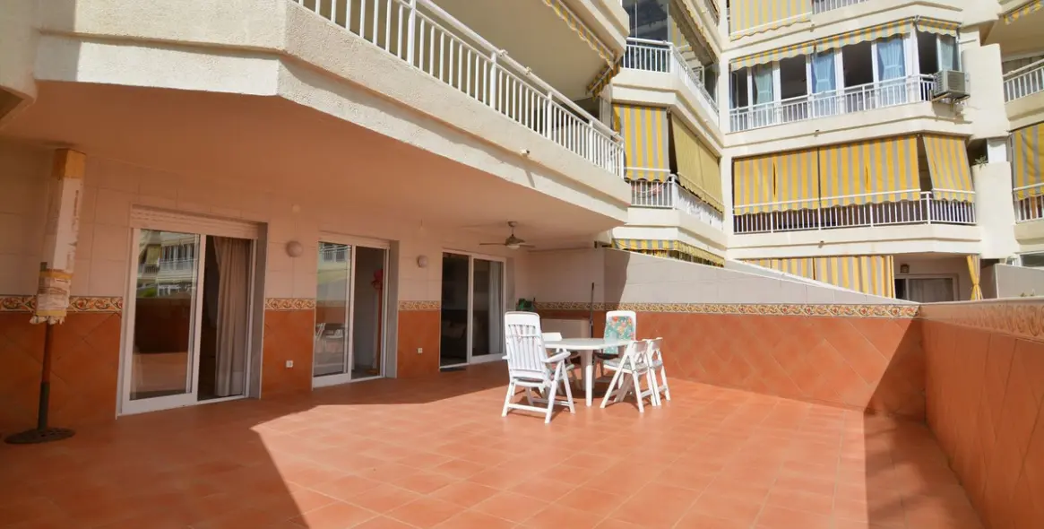 Sale of middle floor apartment in Los Boliches 3