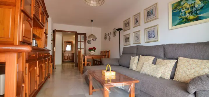 Sale of middle floor apartment in Los Boliches 4