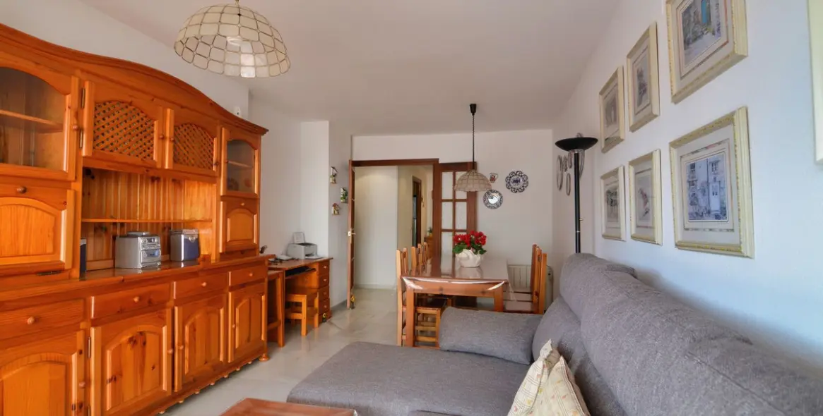 Sale of middle floor apartment in Los Boliches 9