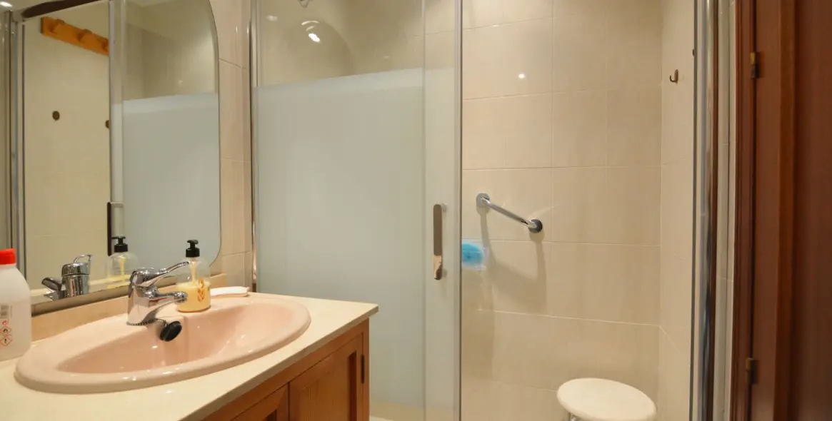 Sale of middle floor apartment in Los Boliches 14