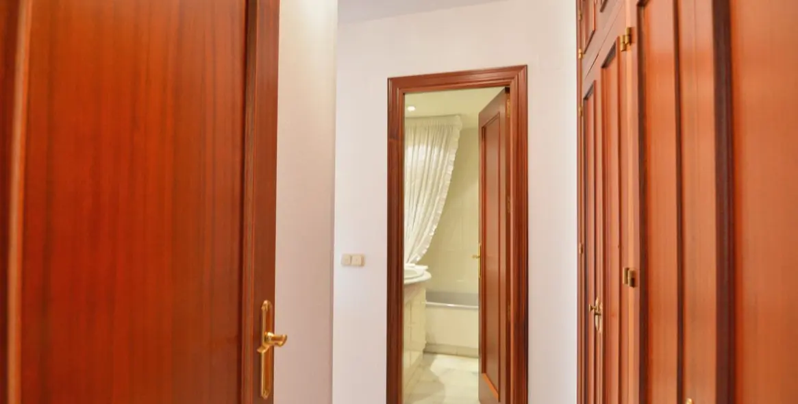 Sale of middle floor apartment in Los Boliches 18