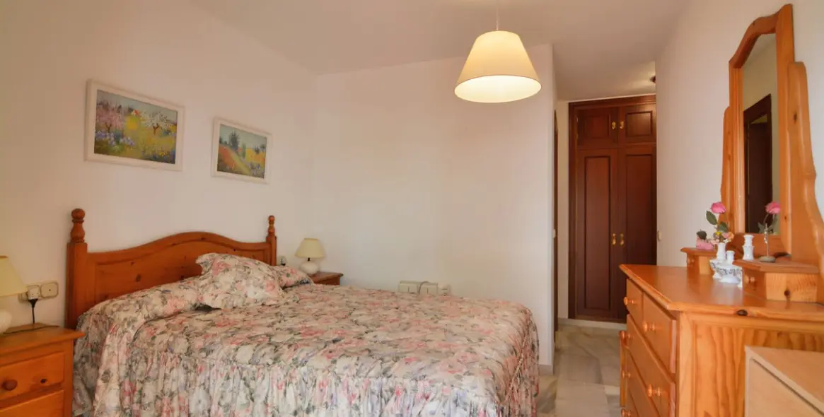 Sale of middle floor apartment in Los Boliches 19