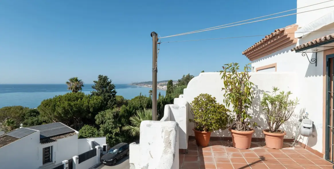 Sale of townhouse in Casares 2