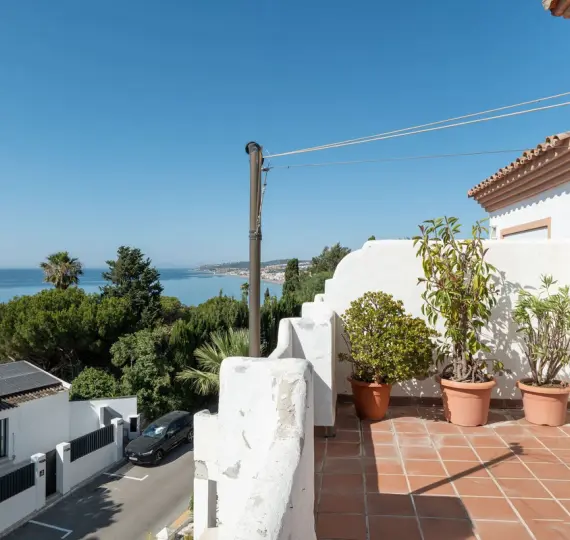 Sale of townhouse in Casares