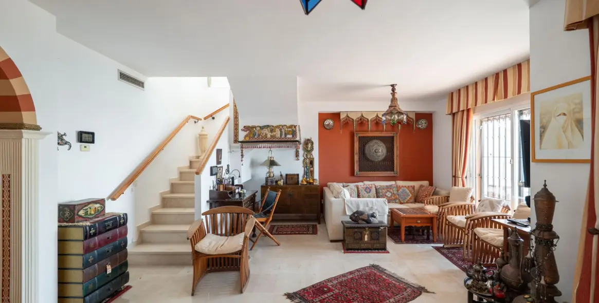 Sale of townhouse in Casares 14