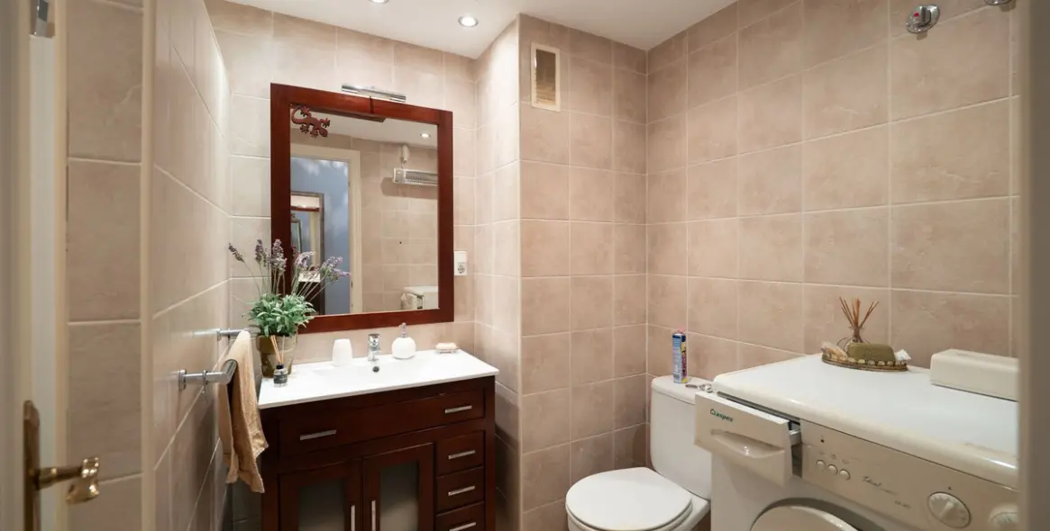 Sale of townhouse in Casares 18