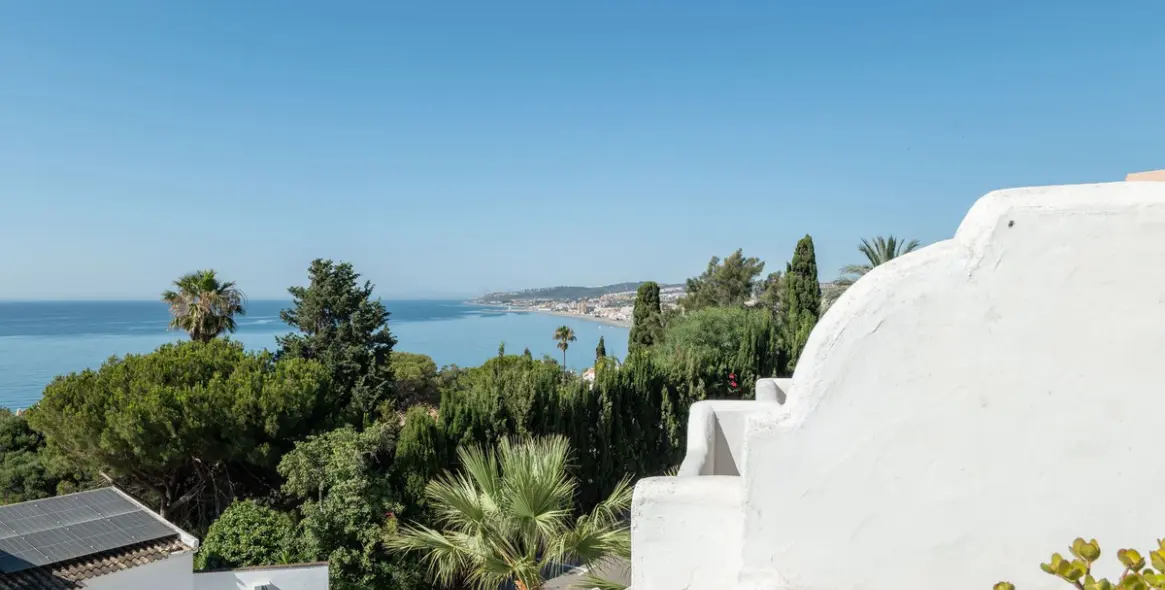 Sale of townhouse in Casares 20