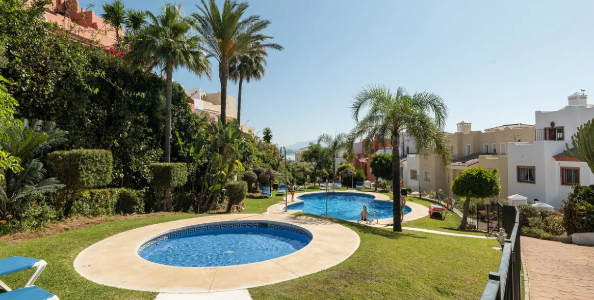 Продажа таунхауса в Casares 25