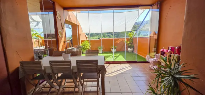 Sale of middle floor apartment in La Duquesa 2