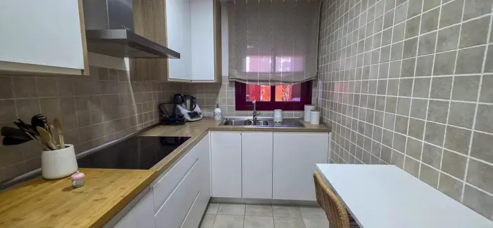 Sale of middle floor apartment in La Duquesa 4