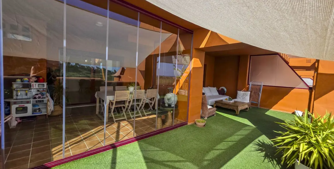 Sale of middle floor apartment in La Duquesa 14