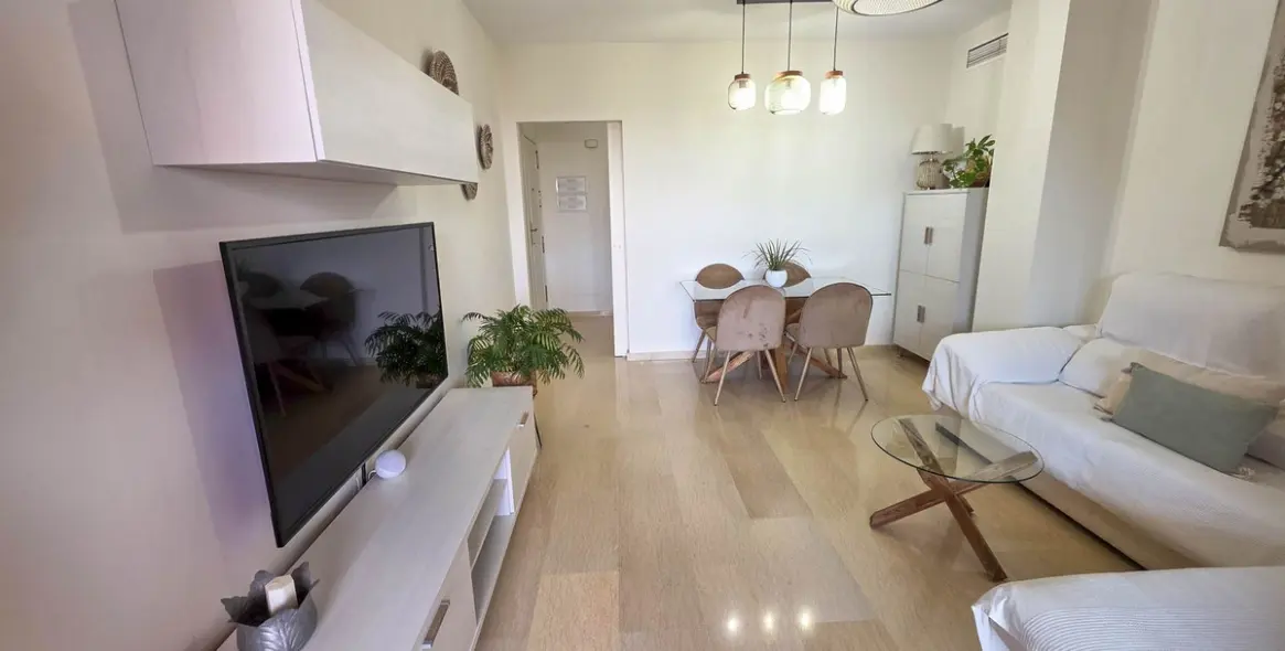 Sale of middle floor apartment in La Duquesa 22