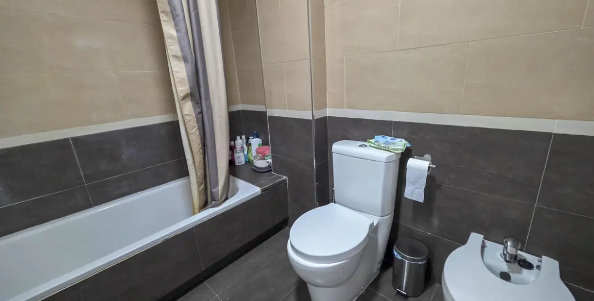 Sale of middle floor apartment in La Duquesa 27