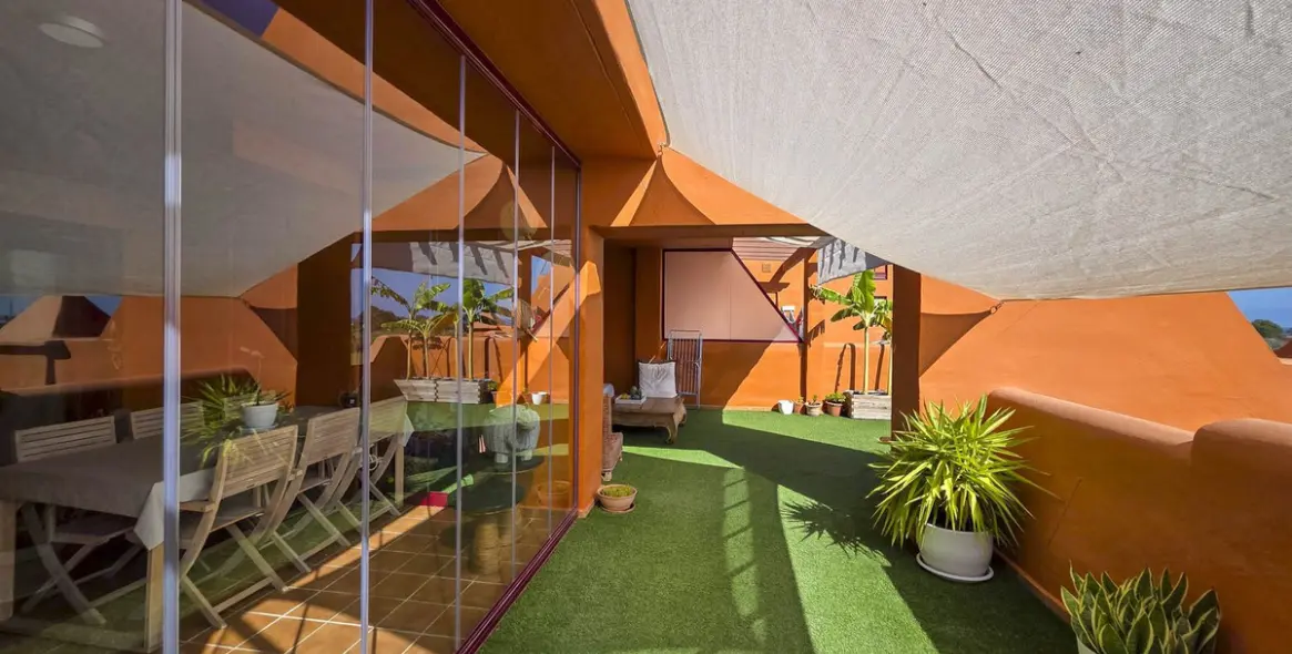 Sale of middle floor apartment in La Duquesa 28