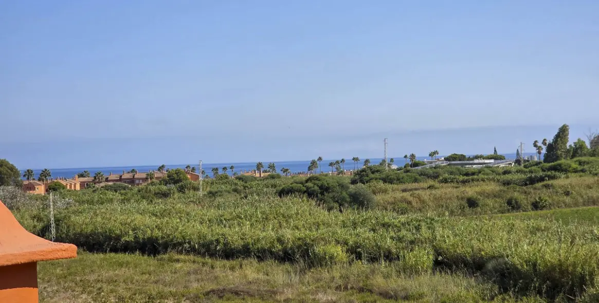 Sale of middle floor apartment in La Duquesa 39