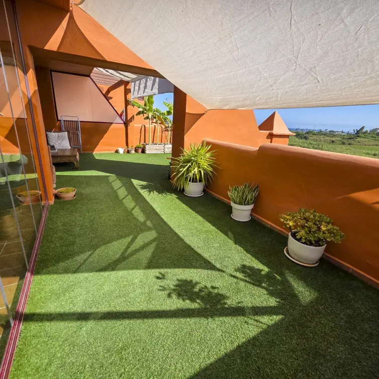Sale of middle floor apartment in La Duquesa