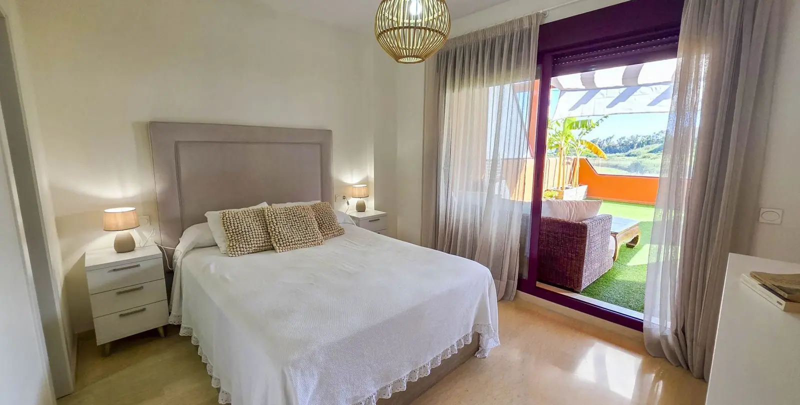 Sale of middle floor apartment in La Duquesa 6