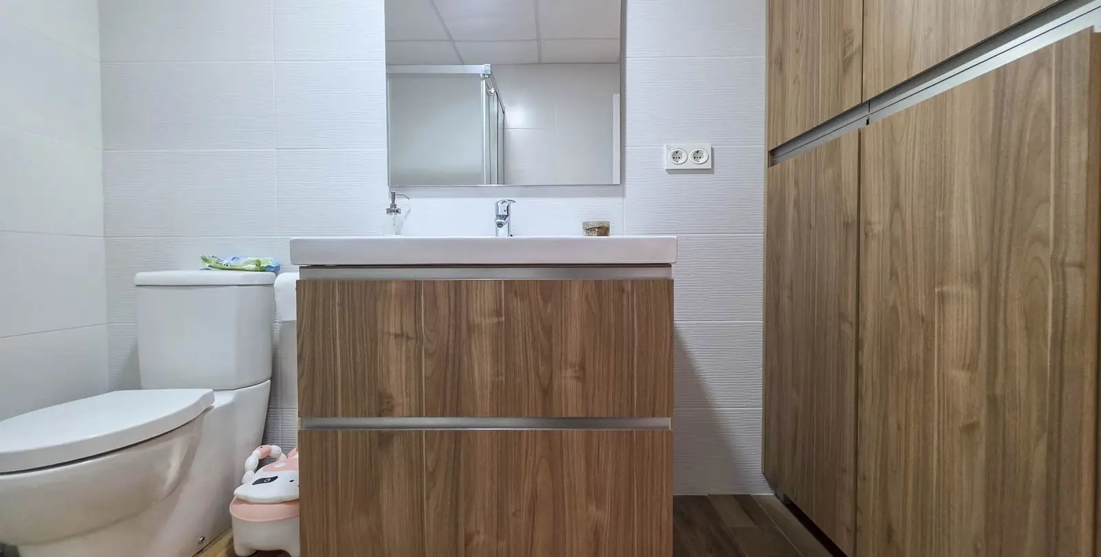 Sale of middle floor apartment in La Duquesa 12