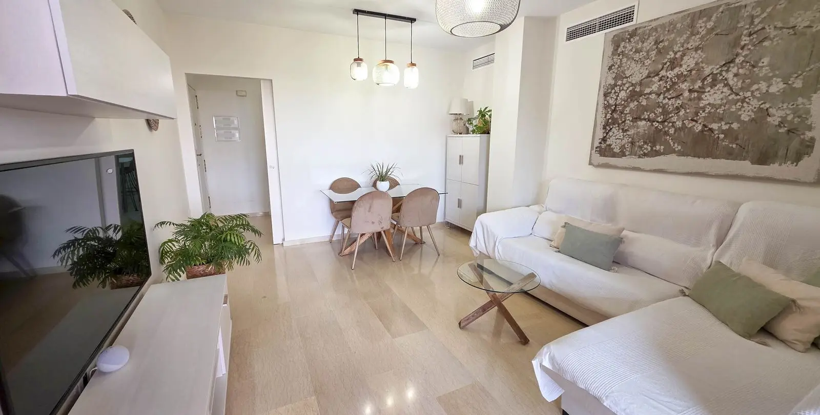 Sale of middle floor apartment in La Duquesa 20