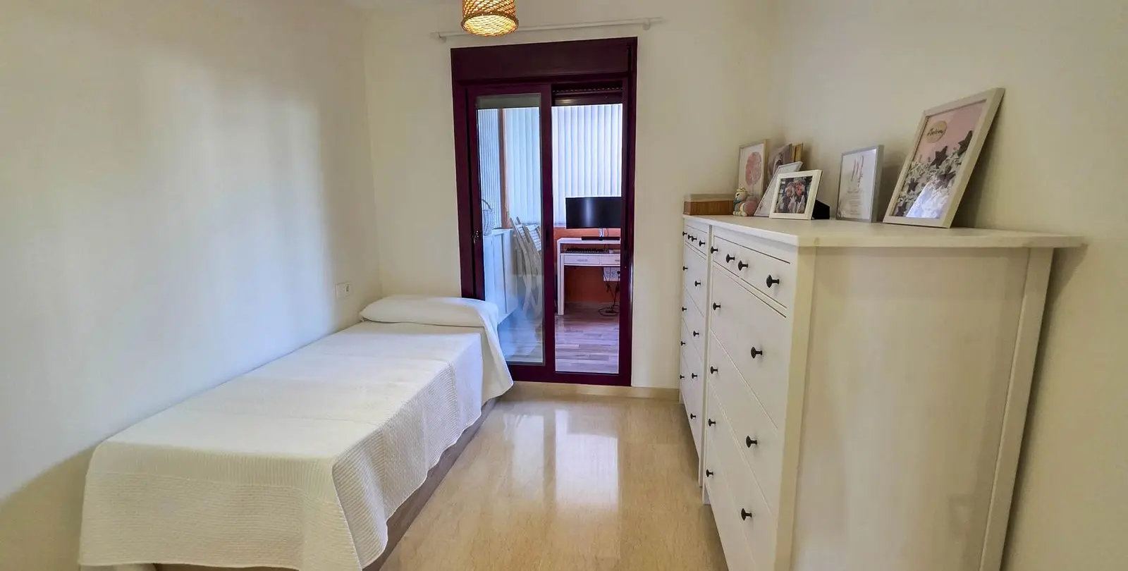 Sale of middle floor apartment in La Duquesa 31
