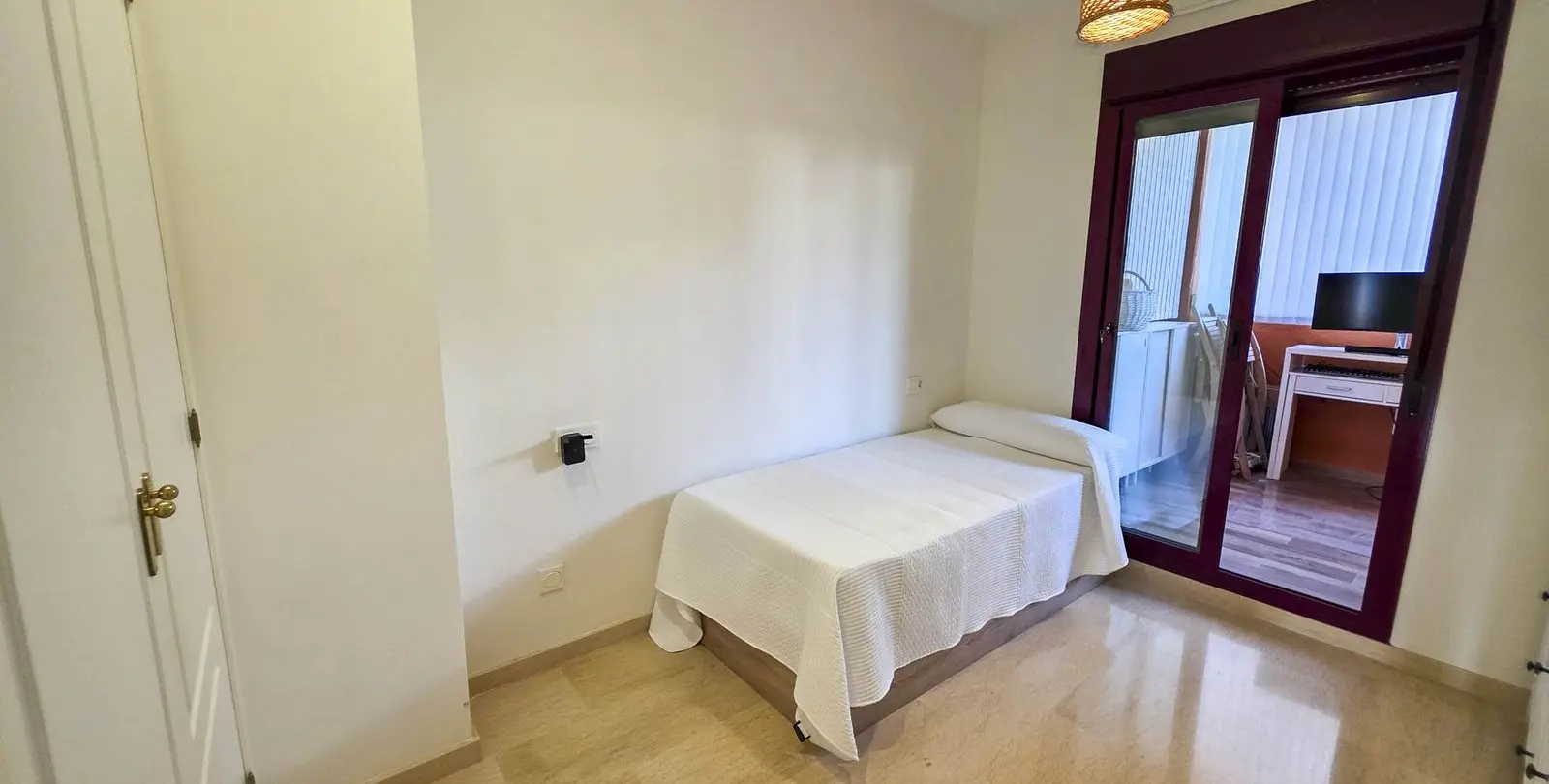 Sale of middle floor apartment in La Duquesa 32