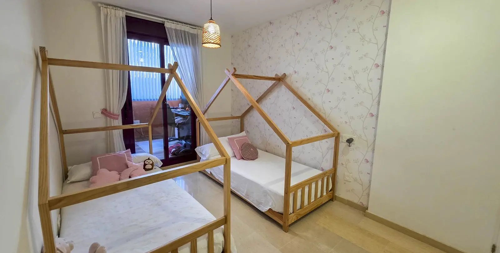 Sale of middle floor apartment in La Duquesa 34
