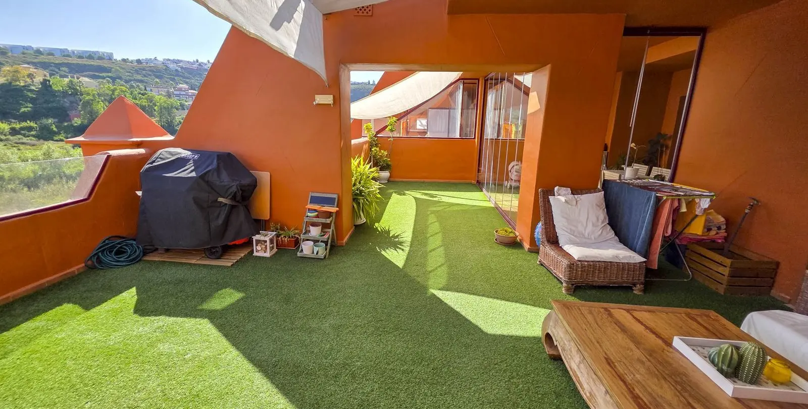 Sale of middle floor apartment in La Duquesa 42