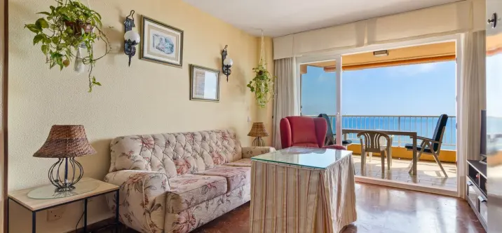 Sale of middle floor apartment in Los Boliches 1