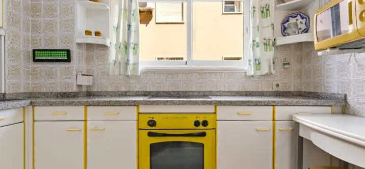 Sale of middle floor apartment in Los Boliches 2