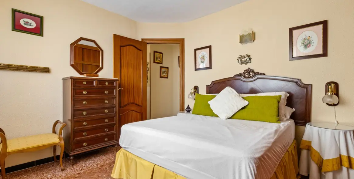 Sale of middle floor apartment in Los Boliches 4