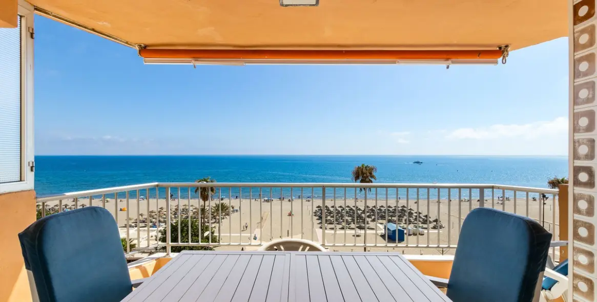 Sale of middle floor apartment in Los Boliches 10