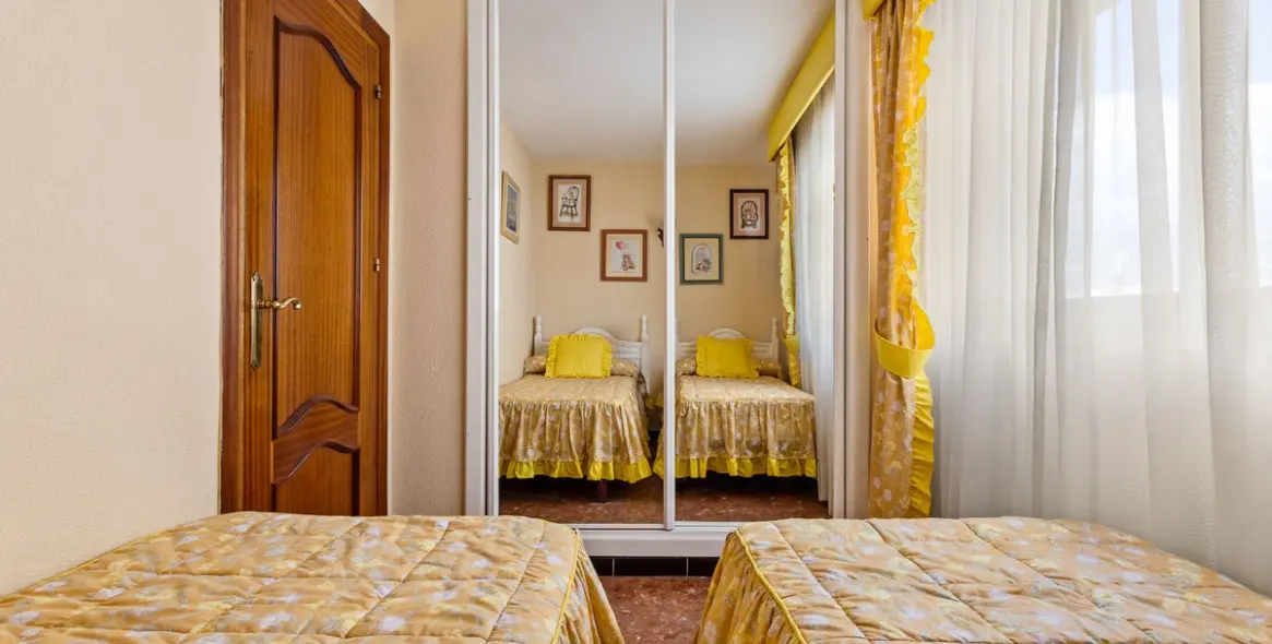 Sale of middle floor apartment in Los Boliches 13