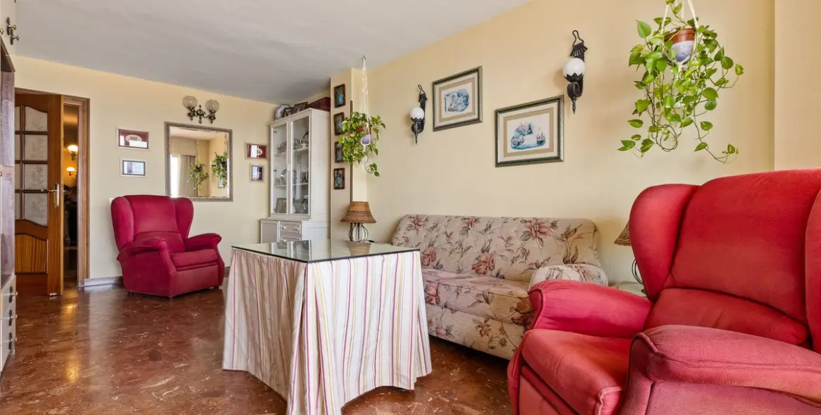 Sale of middle floor apartment in Los Boliches 15