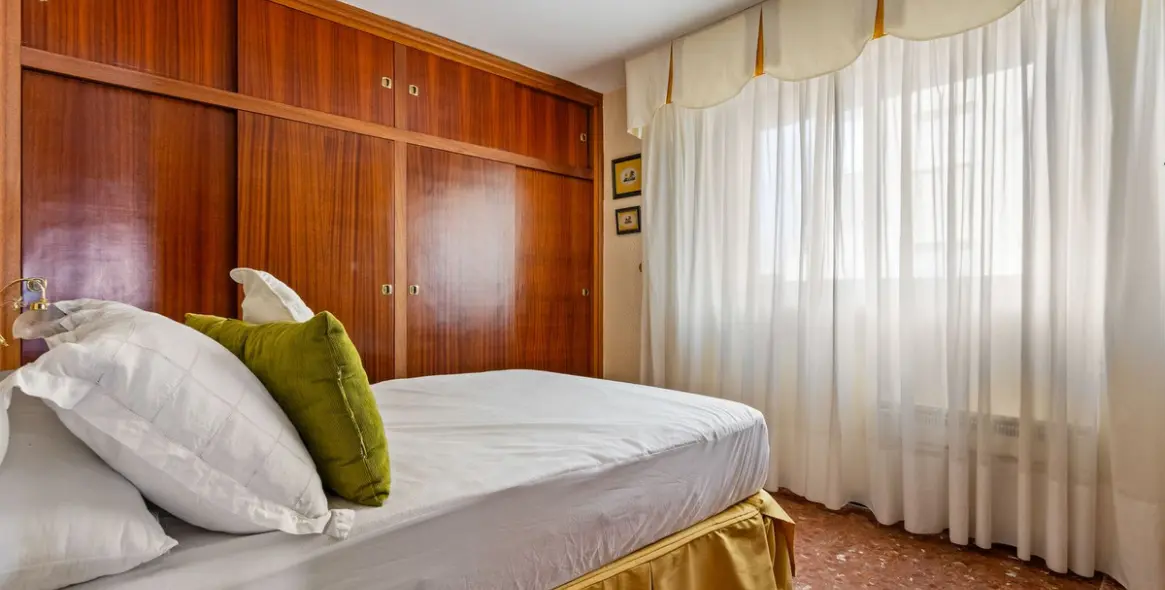 Sale of middle floor apartment in Los Boliches 17