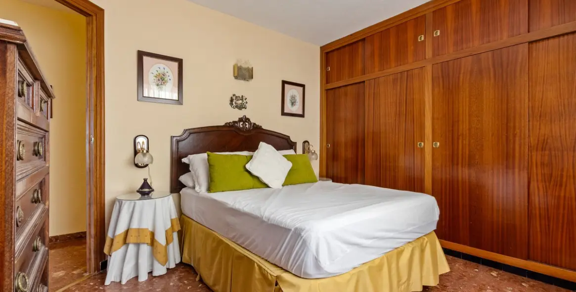 Sale of middle floor apartment in Los Boliches 18