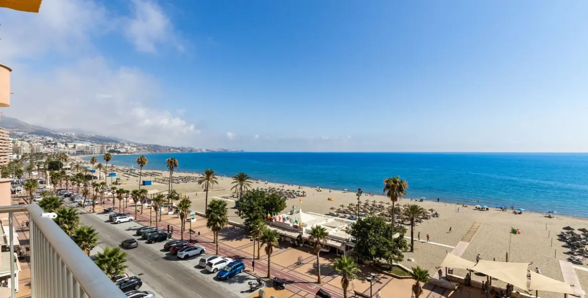 Sale of middle floor apartment in Los Boliches 22