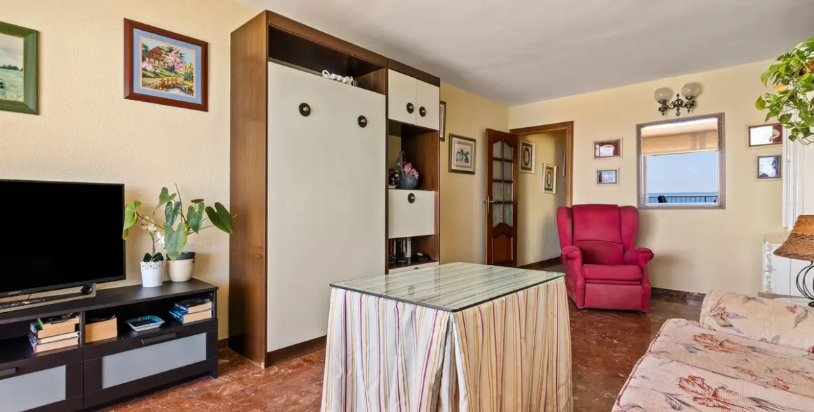 Sale of middle floor apartment in Los Boliches 23