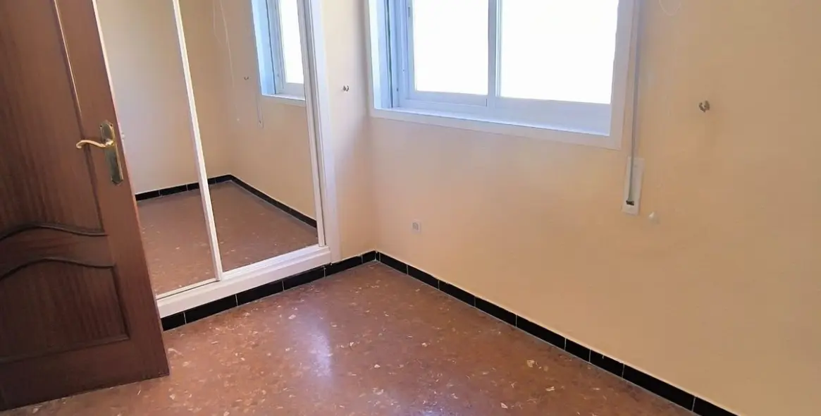 Sale of middle floor apartment in Los Boliches 25